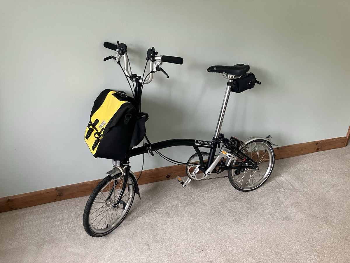 Brompton M6L 6 Speed Folding Bike Black – Only Ridden 3 Times + Ortlieb Bag