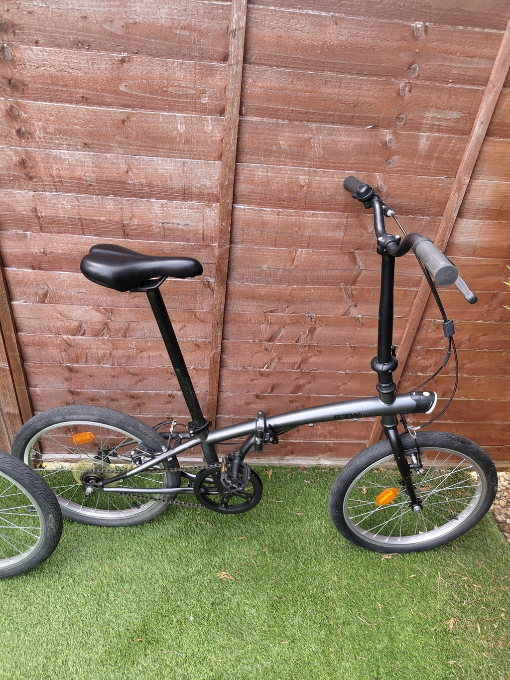 B'TWIN Folding Bike 20" Wheel - Compact Foldable Bicycle - Great Condition