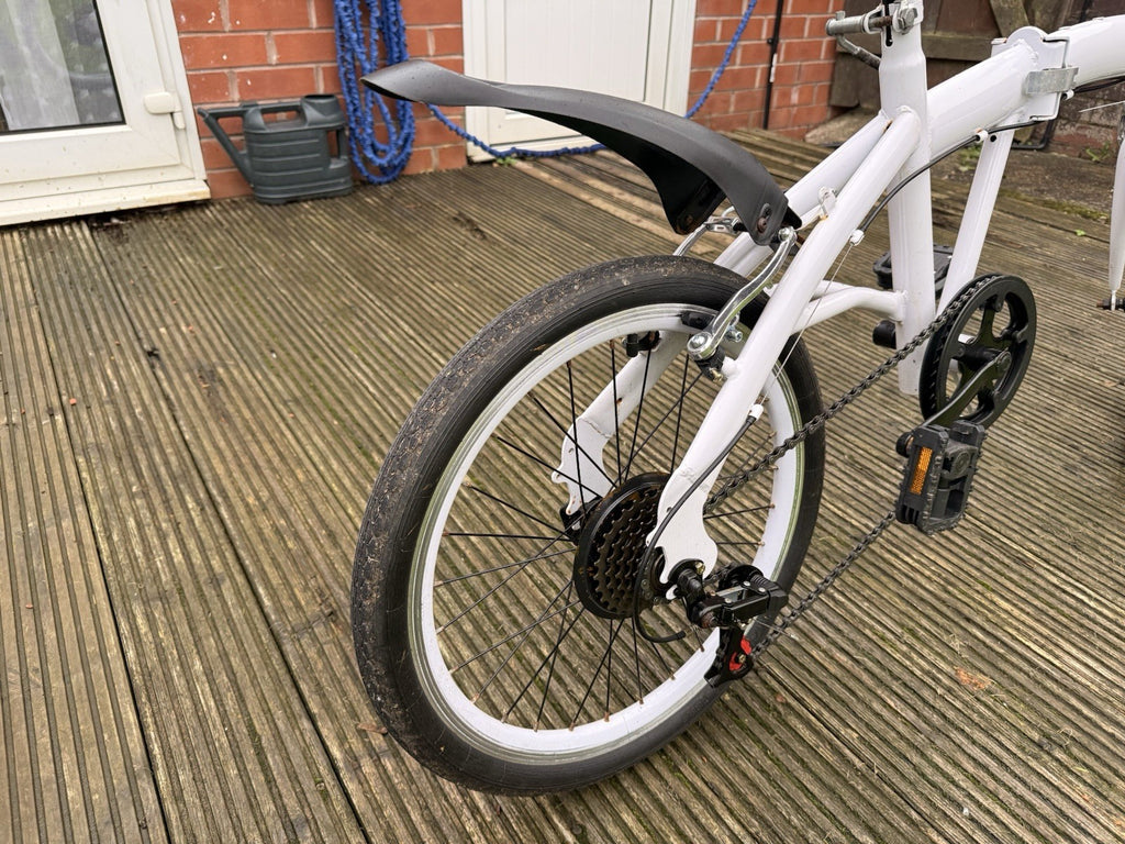 White/Black Folding Bike Flat Bar V-Brakes Mudguards Kickstand Derailleur