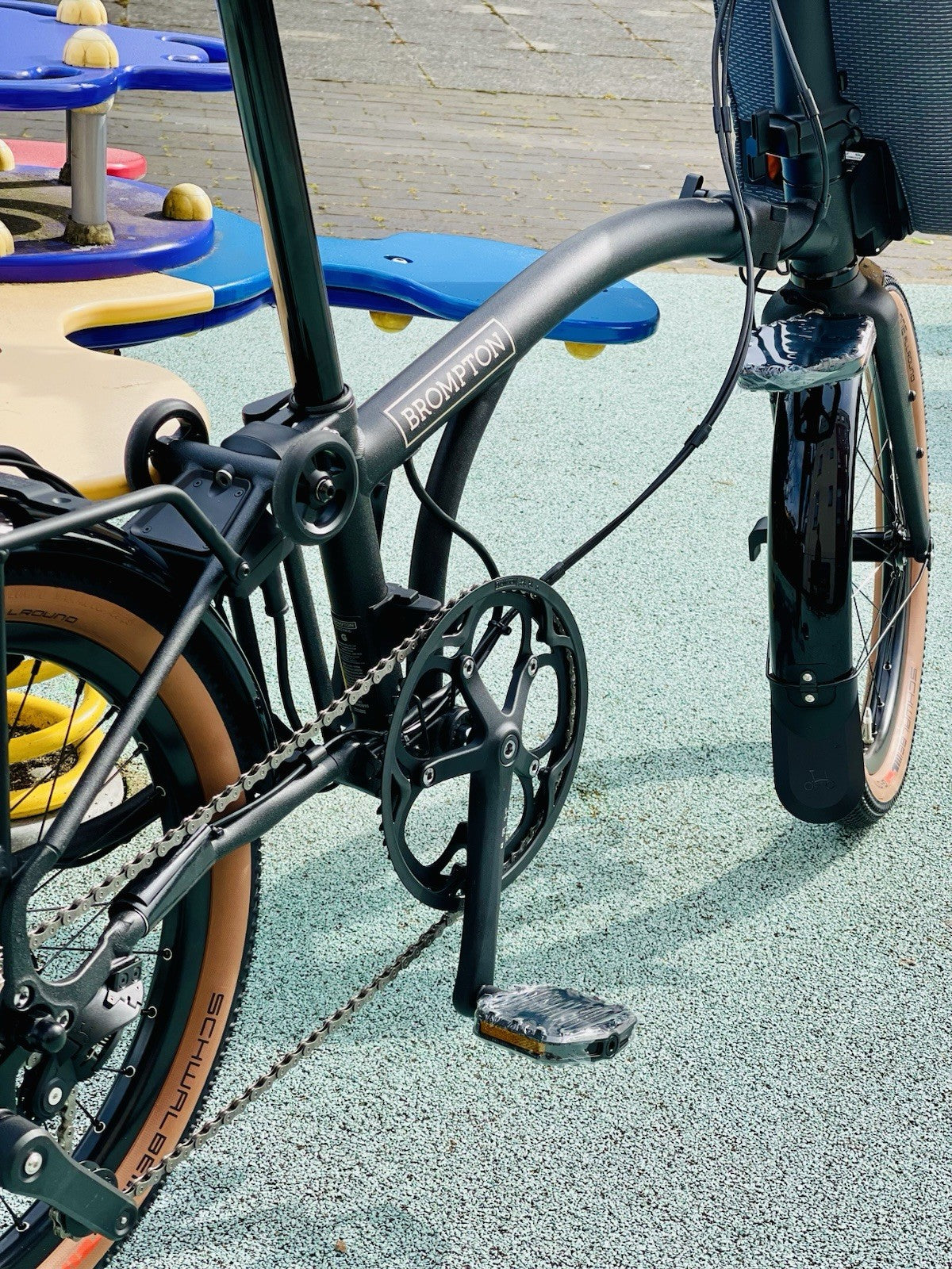Brompton Folding Bike Black 20 in Mechanical Disc Brakes Mudguards Flat Bar