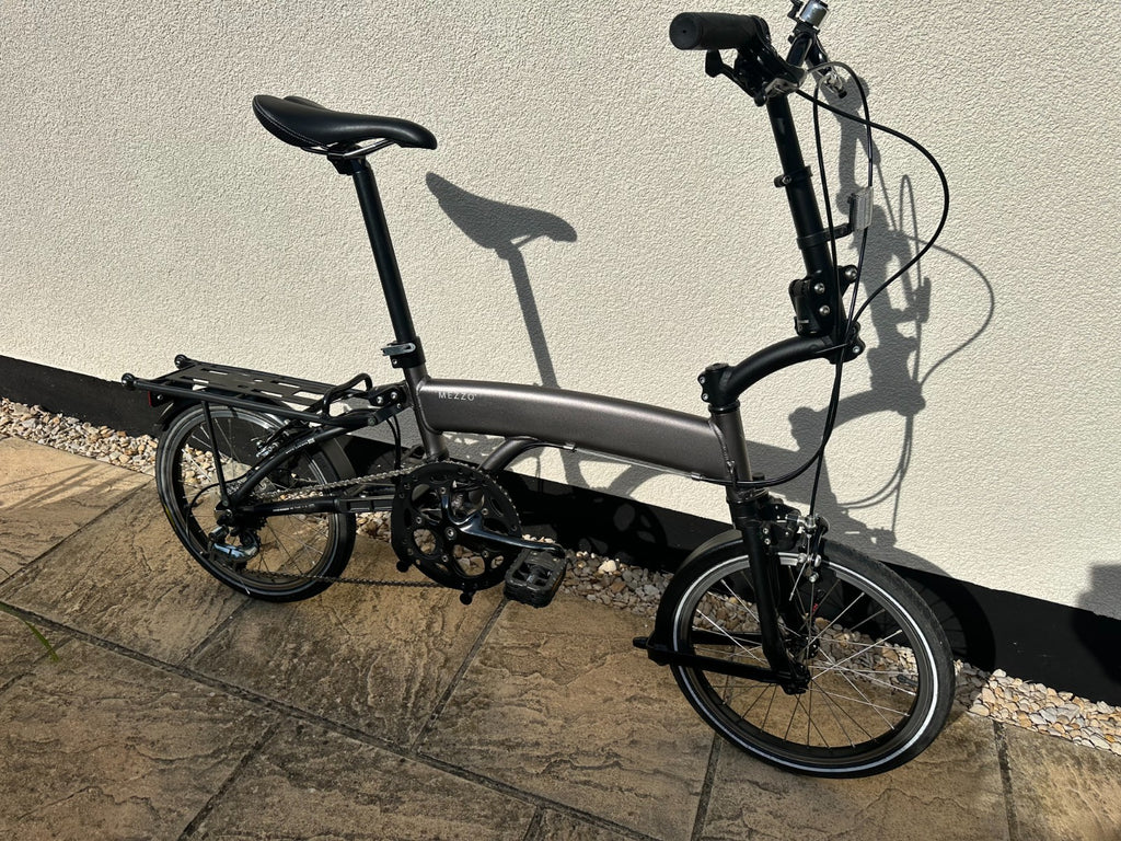 Mezzo Folding Bike D9 very lightly used 9 gears excellent condition