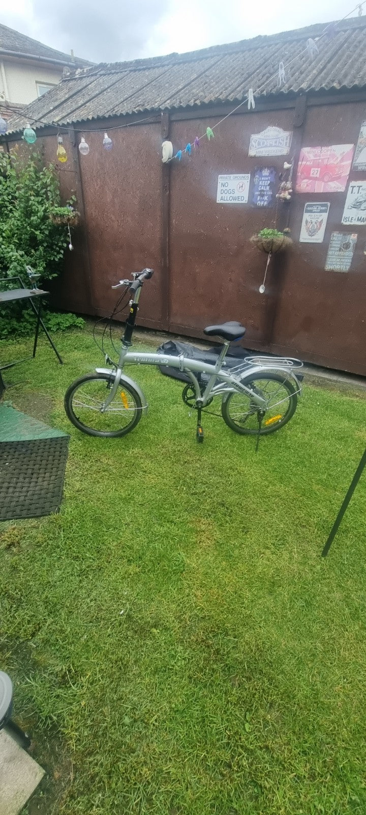 Ventura Stowaway Folding Bike 20 Wheels Excellent Condition Collection Only