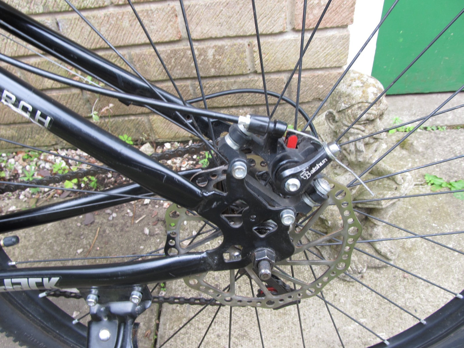 BIKE - FOLDING BIKE - 26" WHEELS, DISC BRAKES - UNISEX - EXCELLENT CONDITION