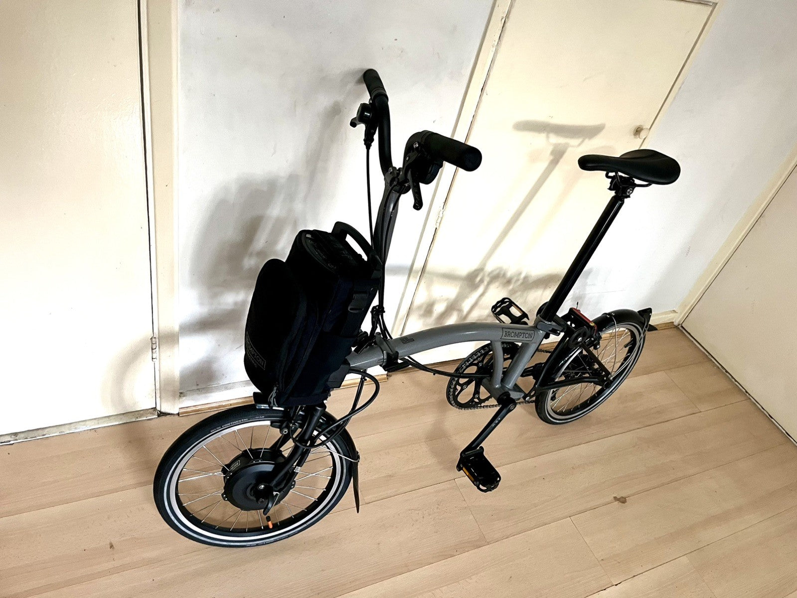 Brompton P Line 2023 4-Speed, Storm Grey, Mid Handlebar