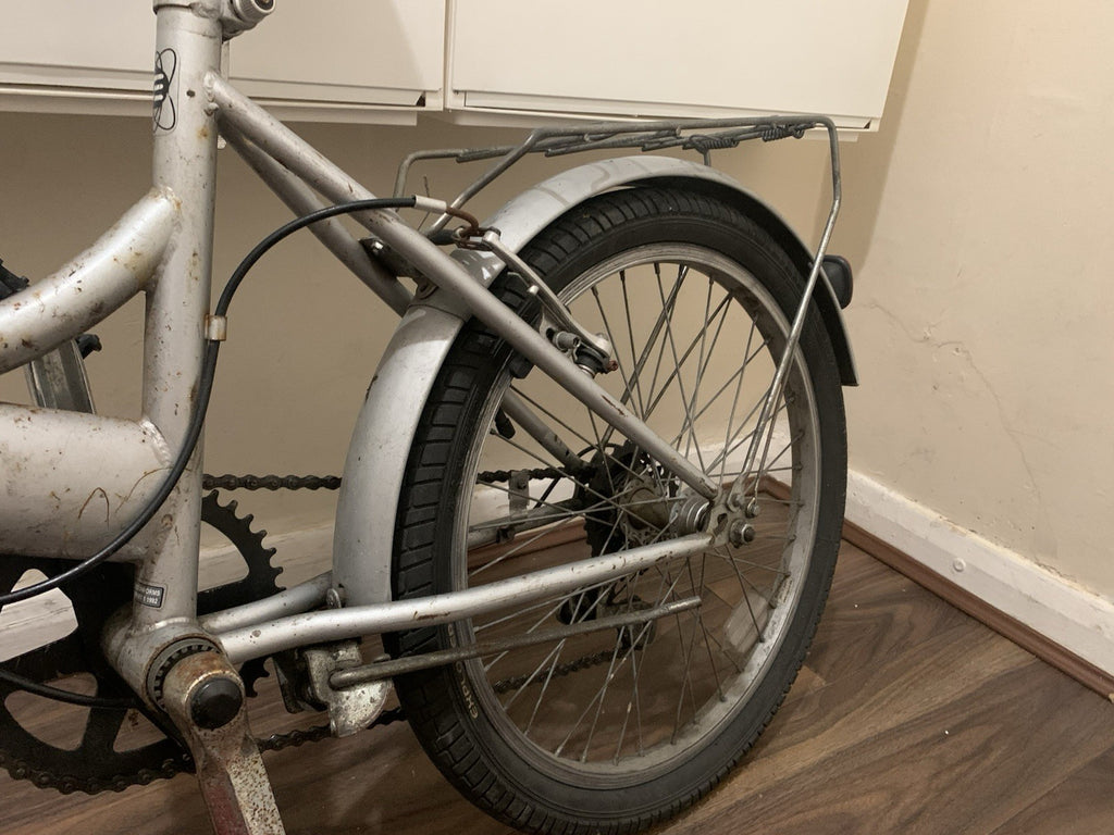 Raleigh  Bike 20in Silver/Black, Mudguards, Rear Rack, Grip Shifter