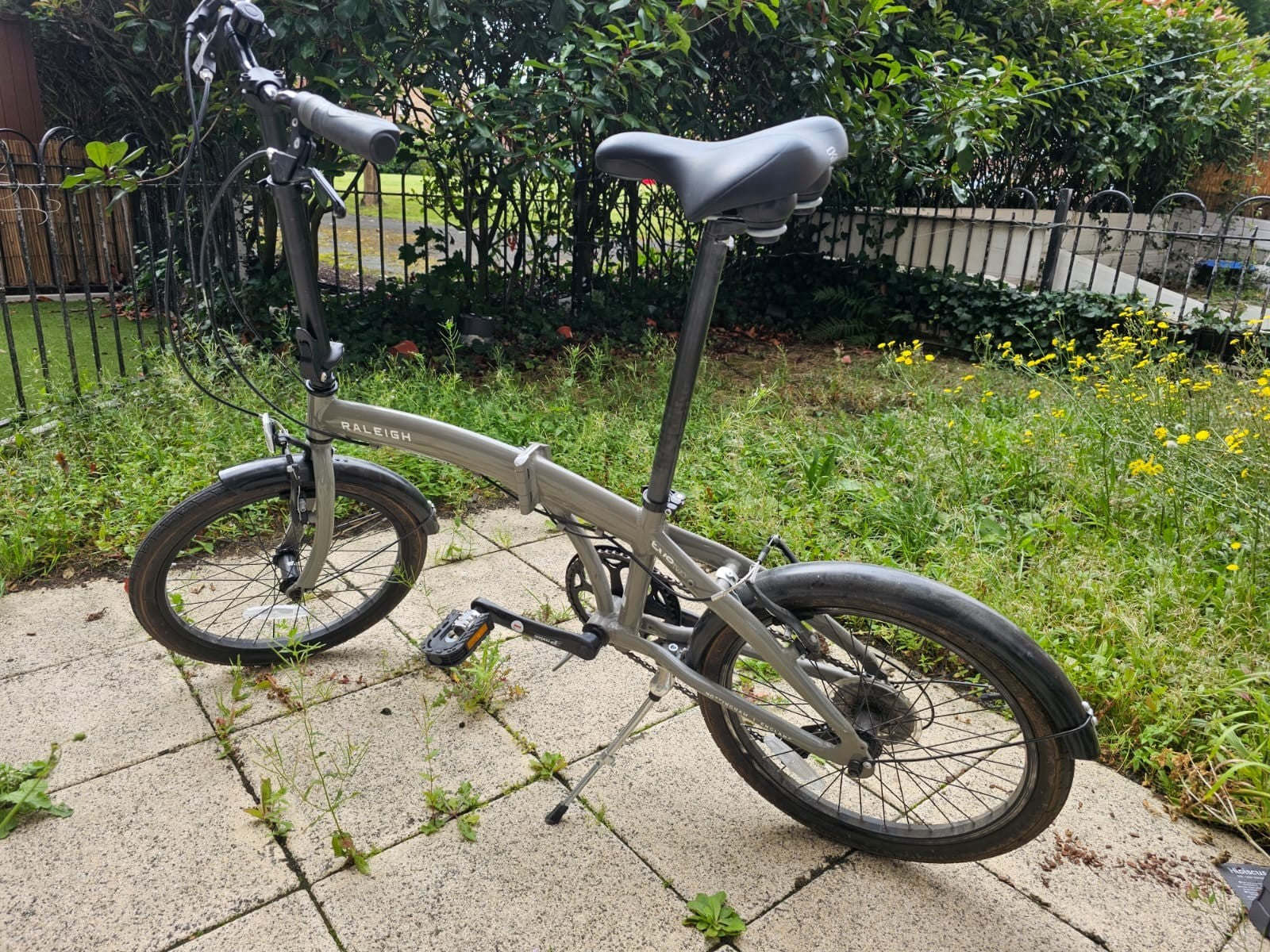 Raleigh Evo 2 Folding Bike, 7 speed Shimano, 20" wheels, Quick Sale Relocation