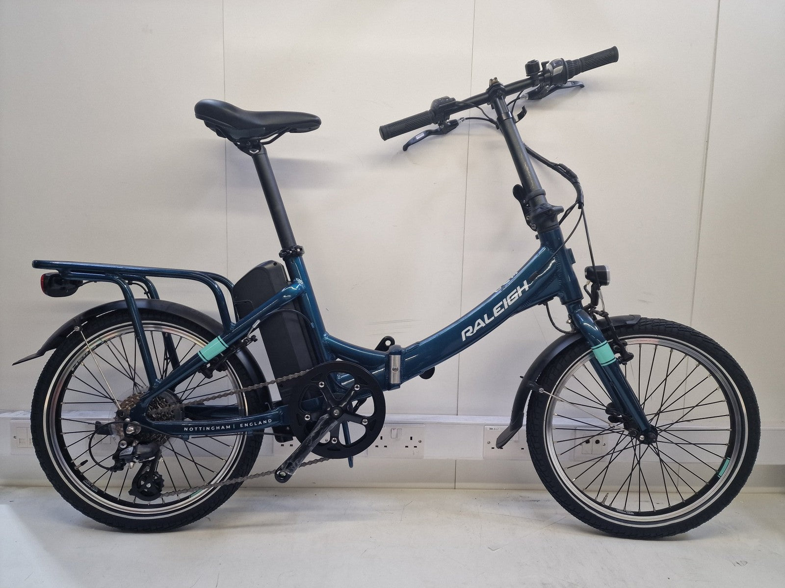 Raleigh 2019 Evo Alloy Folding Bike 20" Wheel - Blue Green (Damaged/No Cover)