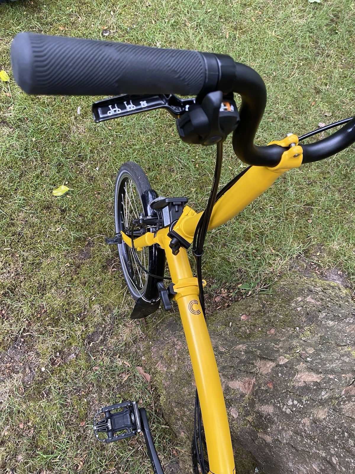 Brompton bike C-line 12-speed 2025 mid bar In bumblebee yellow
