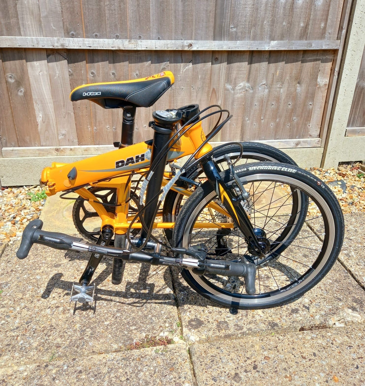 Dahon Speed Pro 24-Speed Folding Bike