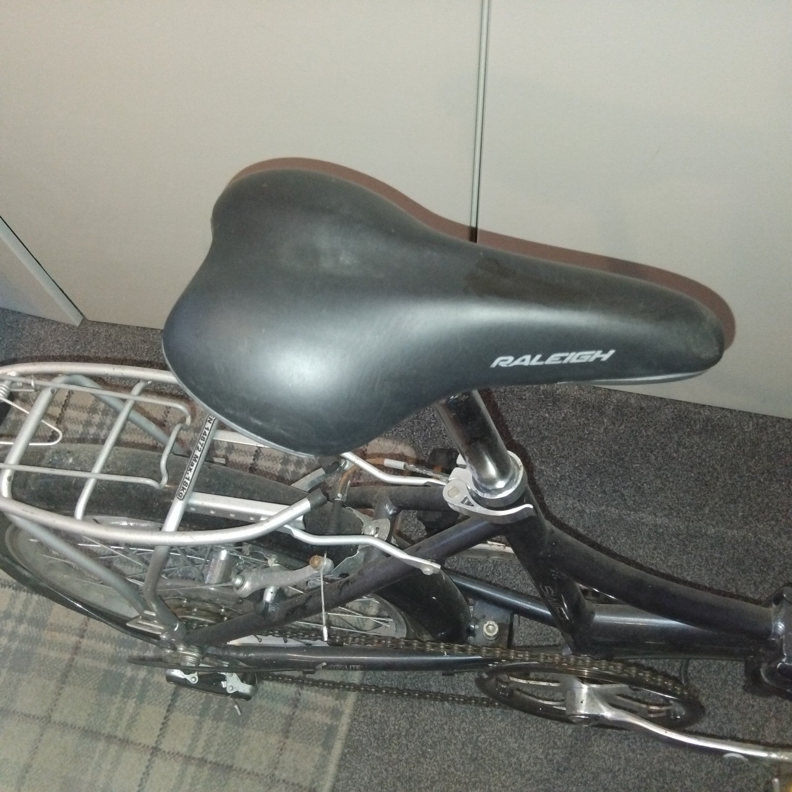 Raleigh EVO 7SP Folding Bike, Aluminum Frame, 20" Wheels, 7 Speed with Revo Grip