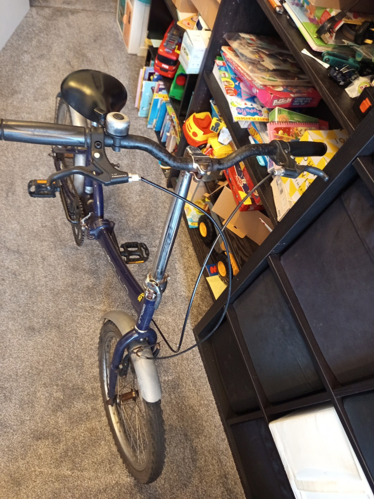 Apollo  Folding Bike.  20" Wheels.