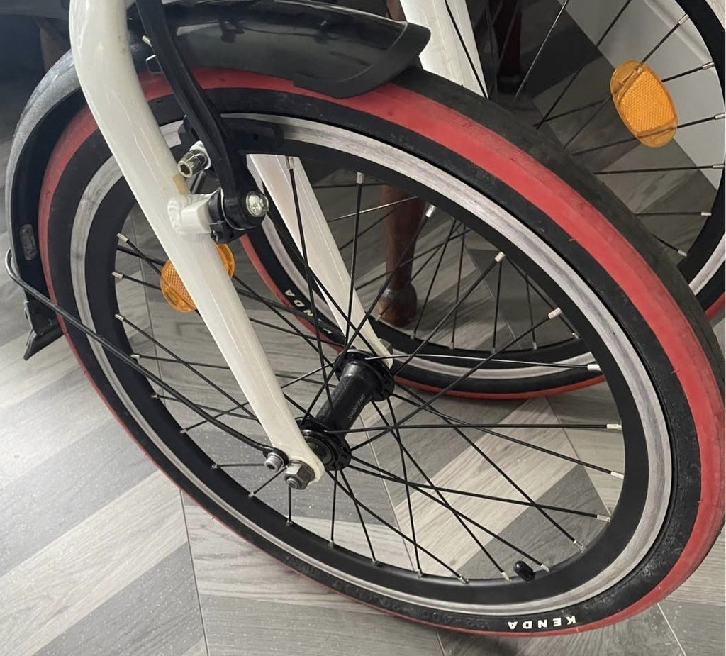 Ecosmo 20" lightweight alloy folding city bike In Excellent Condition.
