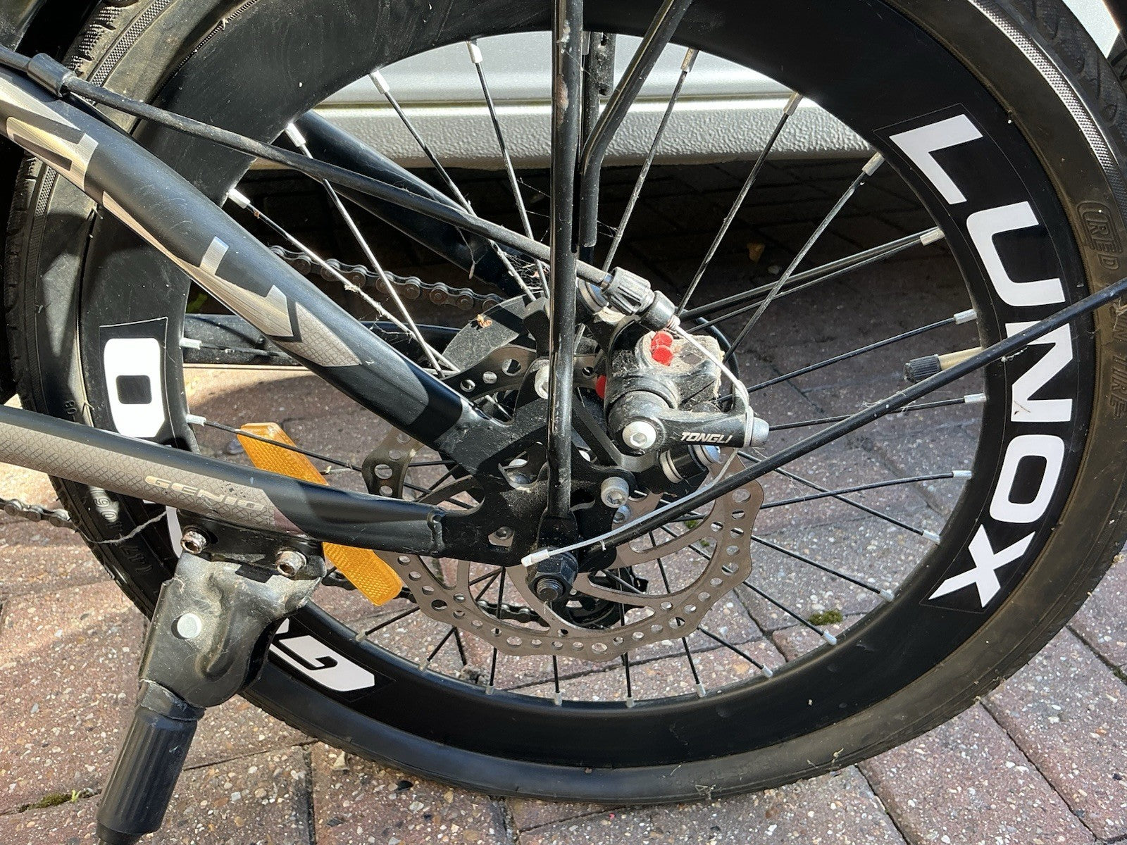 Genio Lenox 1.0 Folding Bike 20" Wheels Black. Spares Or Repair
