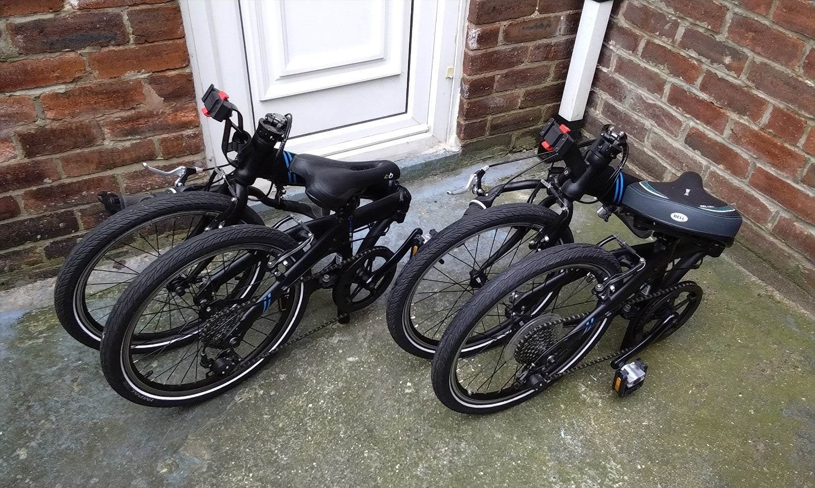 Pair of Dahoon Aluminium Folding Bicycles, 7 Speed, 20 Inch Wheel Models.