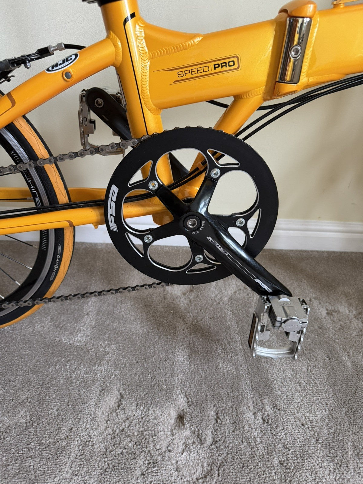 DAHON SPEED PRO TT FOLDING BIKE. HARDLY USED AS SHOWN.