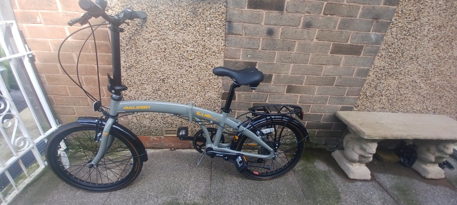 Raleigh Evo 2 Folding Bike - 7 Speed Shimano - 20" Wheels