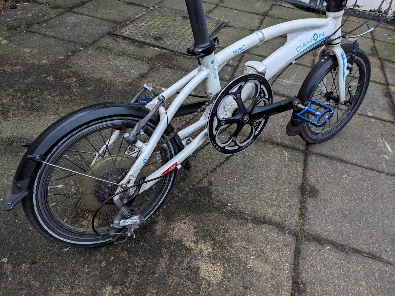 Dahon Mantis P8 Folding Bike