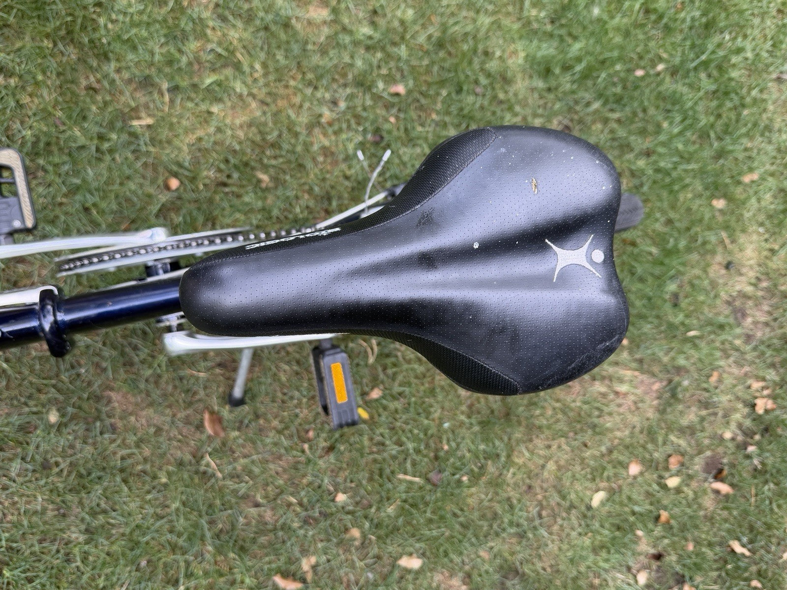 Dahon Speed D7 Folding Bike 7-Speed SRAM Grip Shift