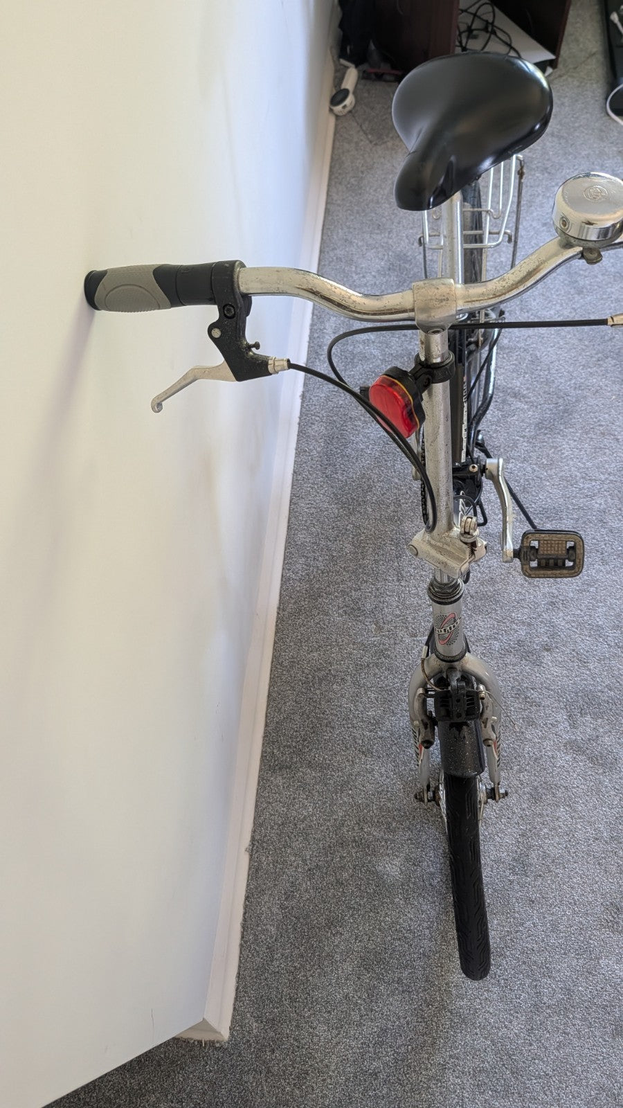 Folding Bicycle, Adults size 20 inch wheels condition used. Collection only!