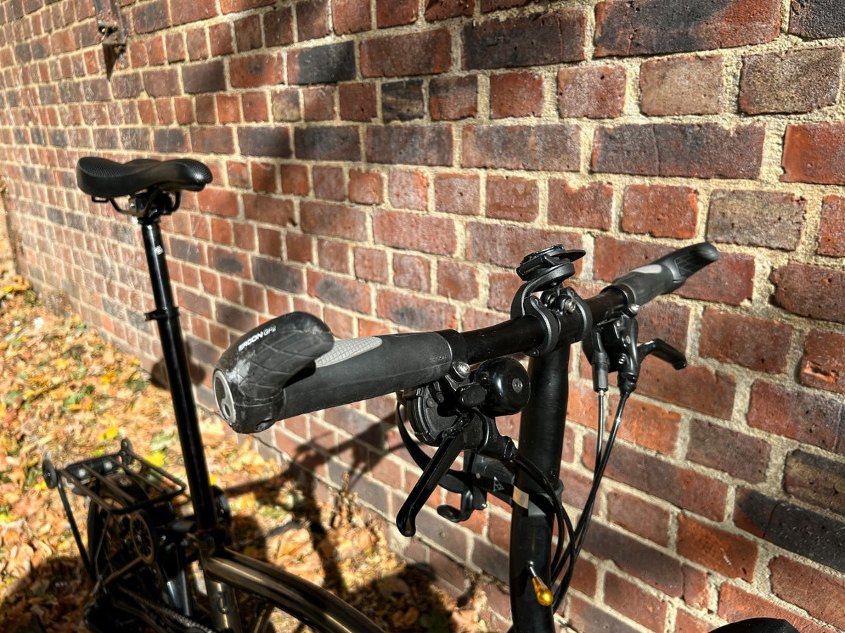 2023 Brompton C Line 6 Speed M6L Black Lacquer Black Edition + Bags & Extras