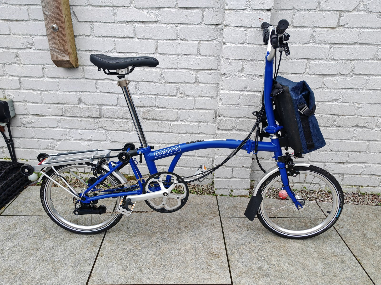 Brompton M6R in Piccadilly Blue Folding bike C Line - approx 10miles used
