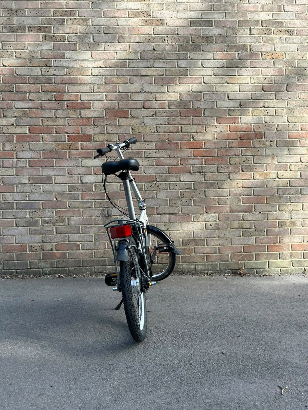 Dahon Vitesse Folding Bike 20in Silver/Black Rack Mudguards Kickstand