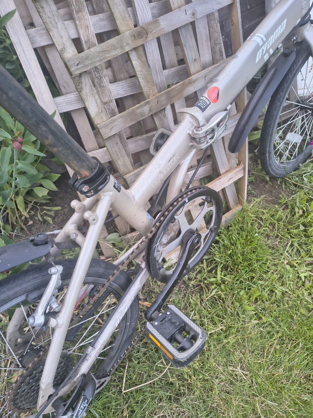 Oyama Lexington Dahon Style Light Aluminium Folding Bike Cycle 8 Speed Alex DA16