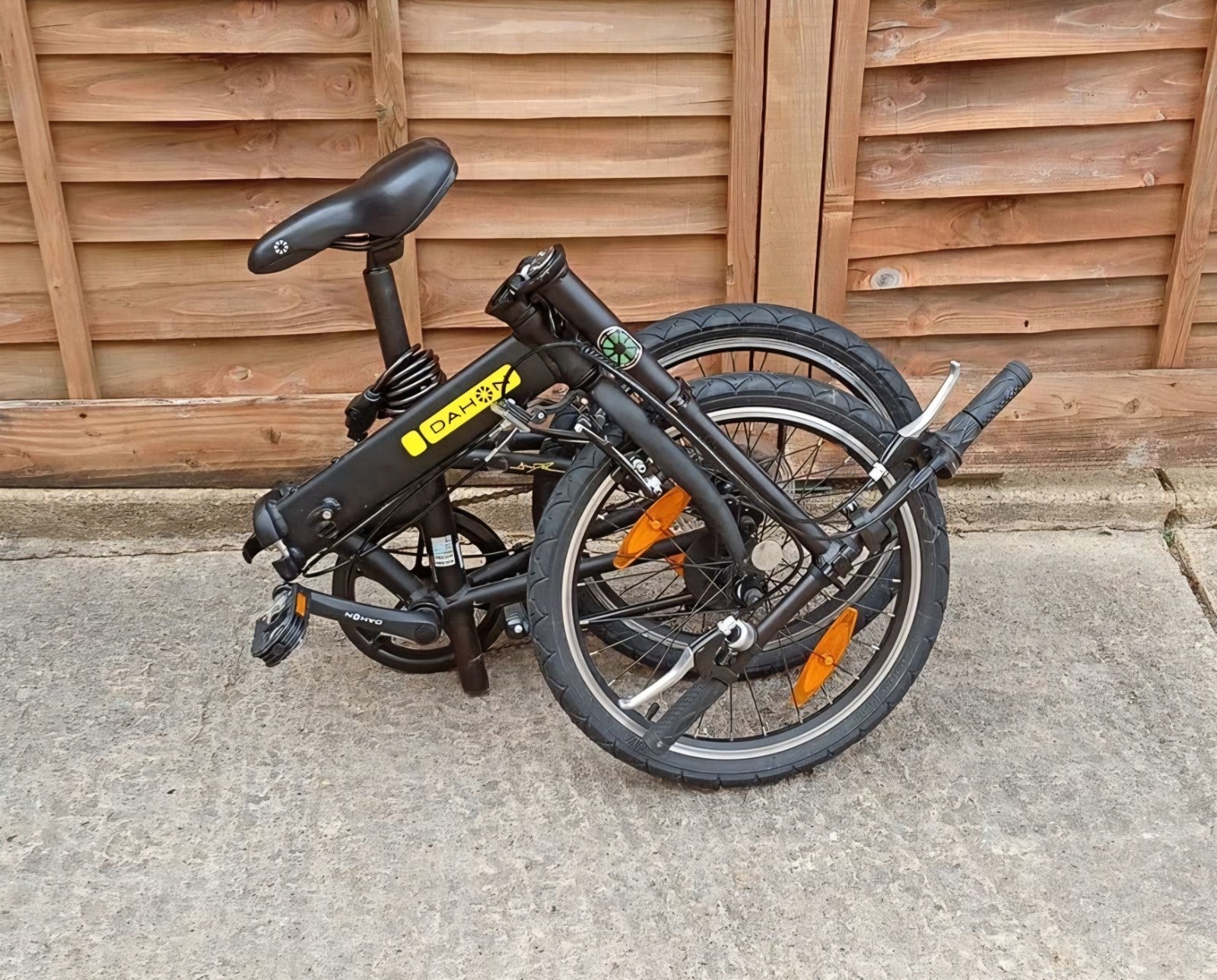 Dahon Hit Folding Bike 6-Speed 20in Black Unisex Bicycle Lightweight Easy Fold