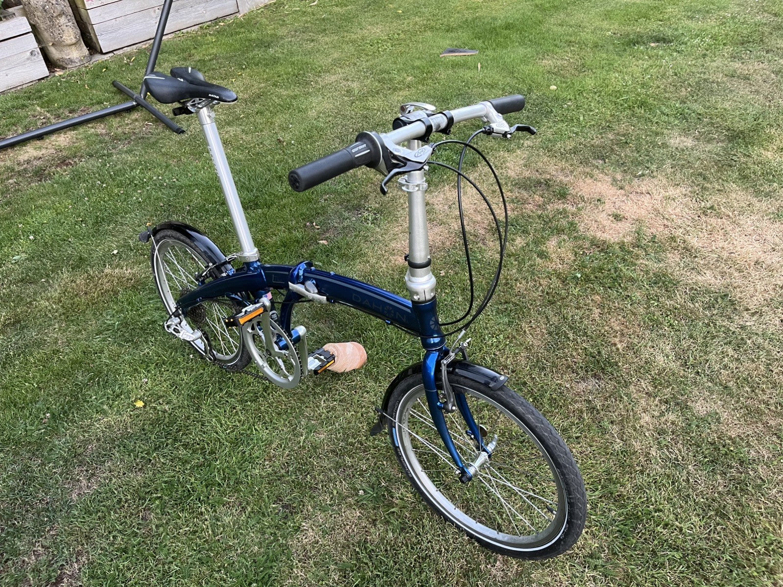 Dahon MU P8 Speed Folding Bike 20" Wheel Blue