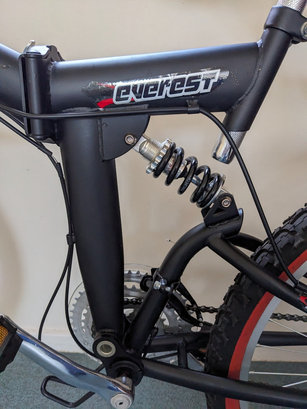 Brand new men's Everest Shimano, folding mountain bike bike
