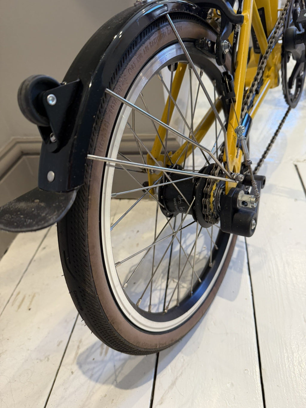 Brompton 2025 C-Line 6-speed High Handlebar - Yellow - Excellent Condition