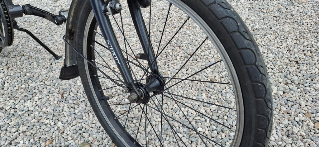 Carrera Intercity Folding Bike 20” Aluminium 6 Speed Rack Mudguards Excellent