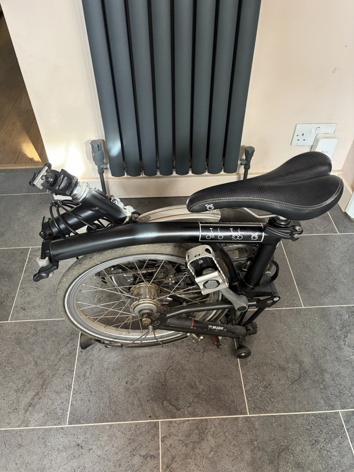 Brompton M6L Folding Bike Black, 6 Speed