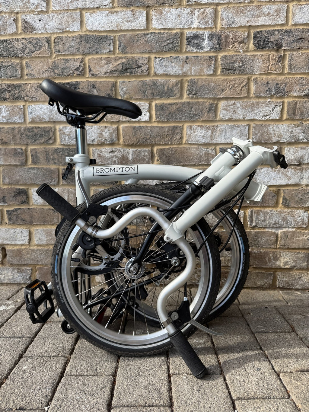 Brompton A Line - White & Black - Mint Super A+ Condition - Worldwide Shipping