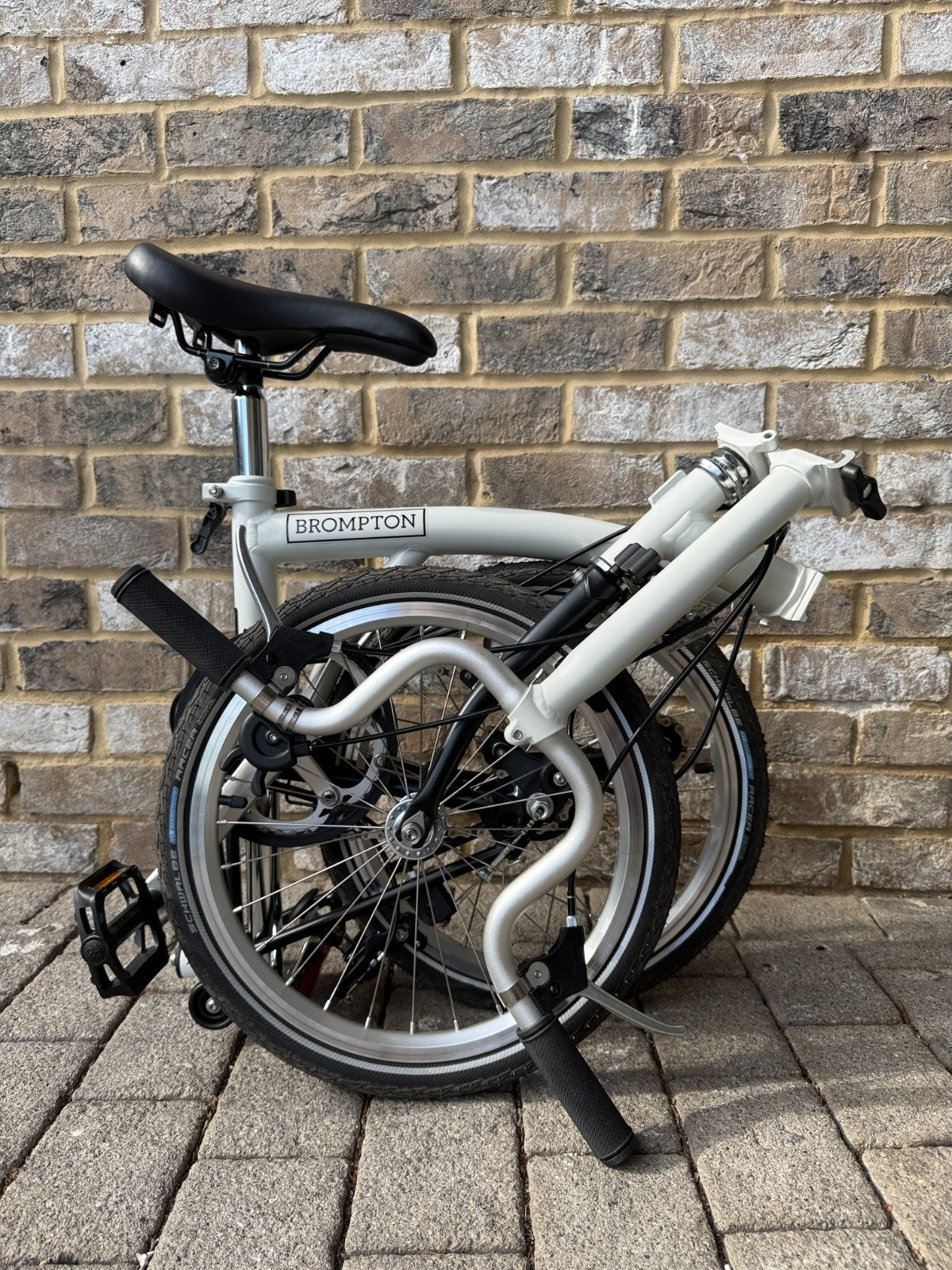 Brompton A Line - White & Black - Mint Super A+ Condition - Worldwide Shipping