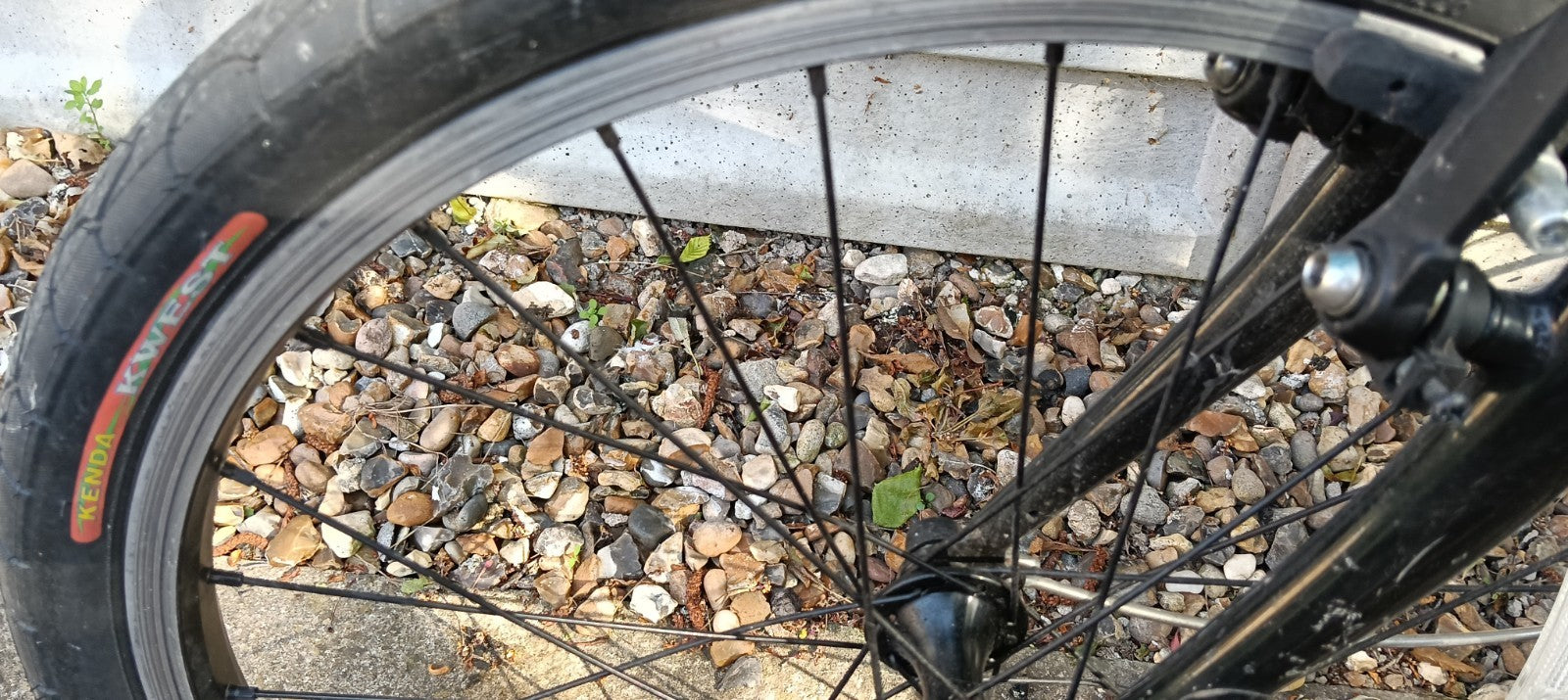 Dahon Vybe 20 Inch Folding Bike ideal commuter bike