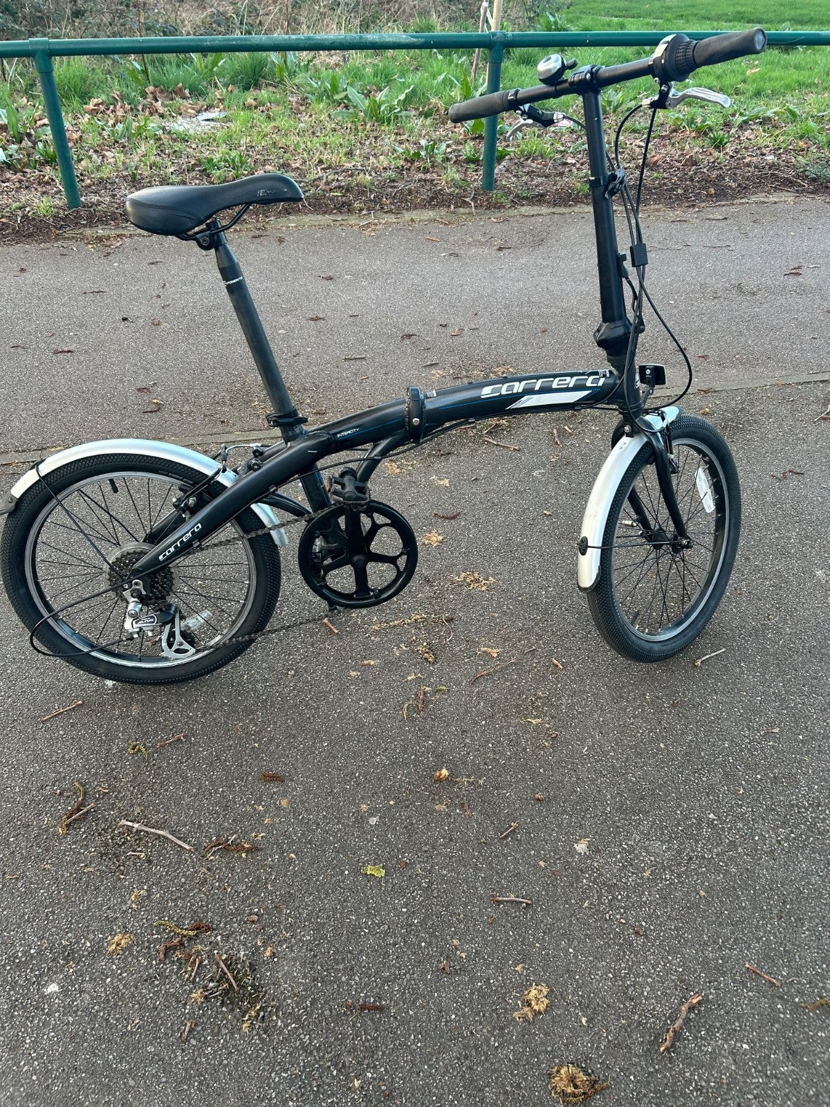 Carrera Intercity Unisex 8 Speed 20'' Wheels Compact Folding Bike (Scratched)