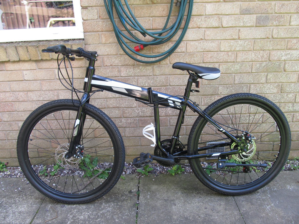 BIKE MOUNTAIN 26"  WHEELS BI FOLD UNISEX-EXCELLENT CONDITION