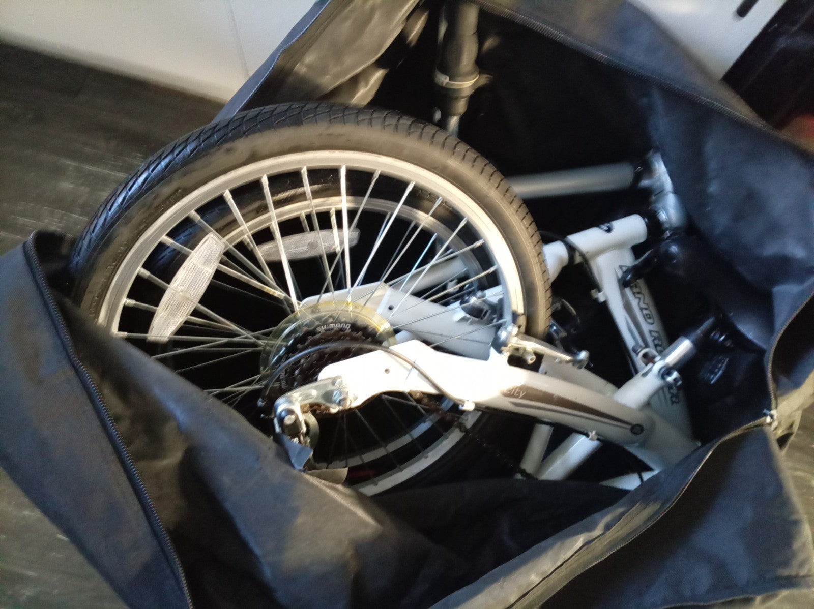 Two Land Rover City Lite Folding Bike 6 Speed Bicycle Fully Ridable With Cases