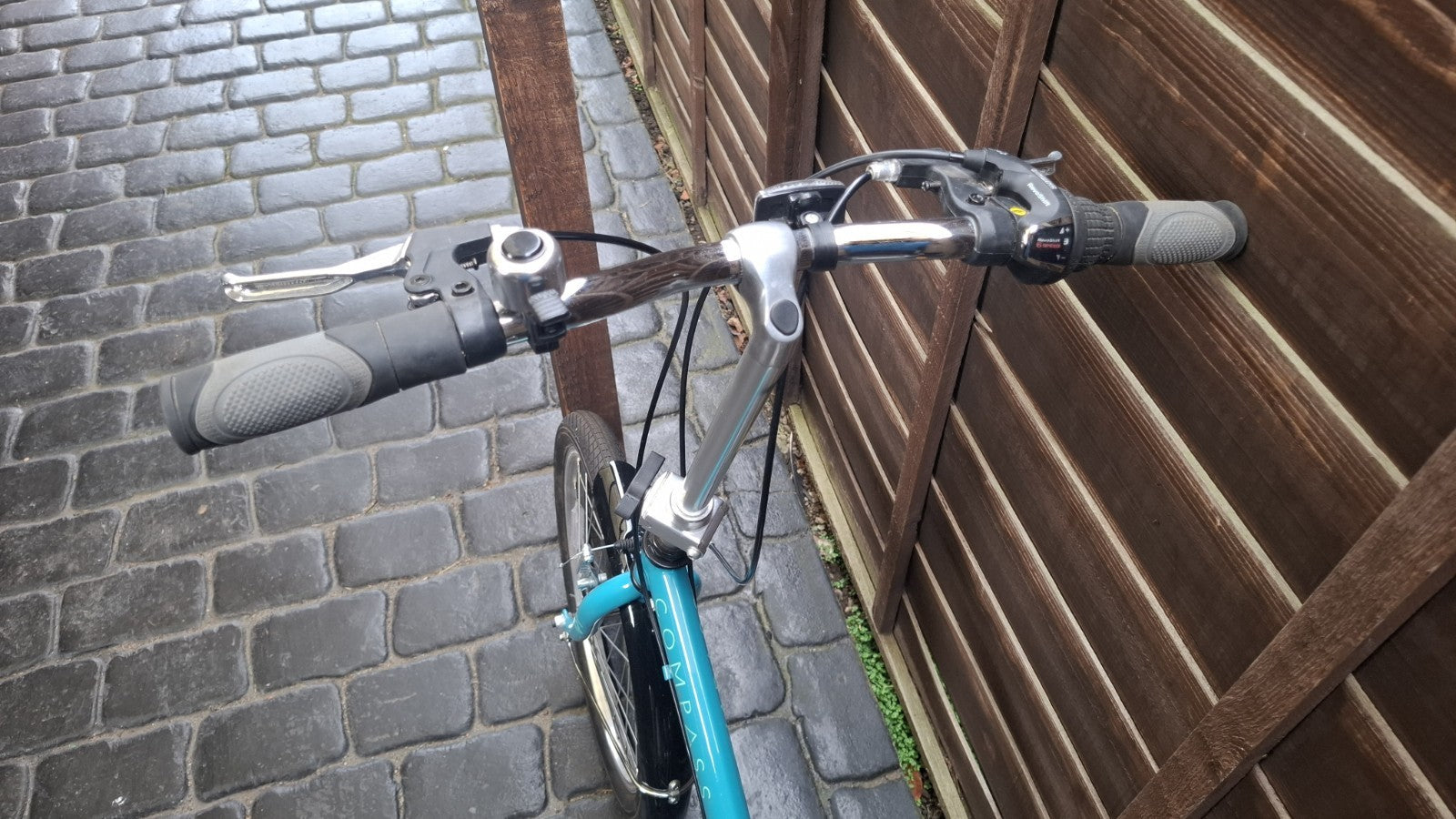 Compass 20in Folding Bike Blue/White/Black Rear Rack & Mudguards