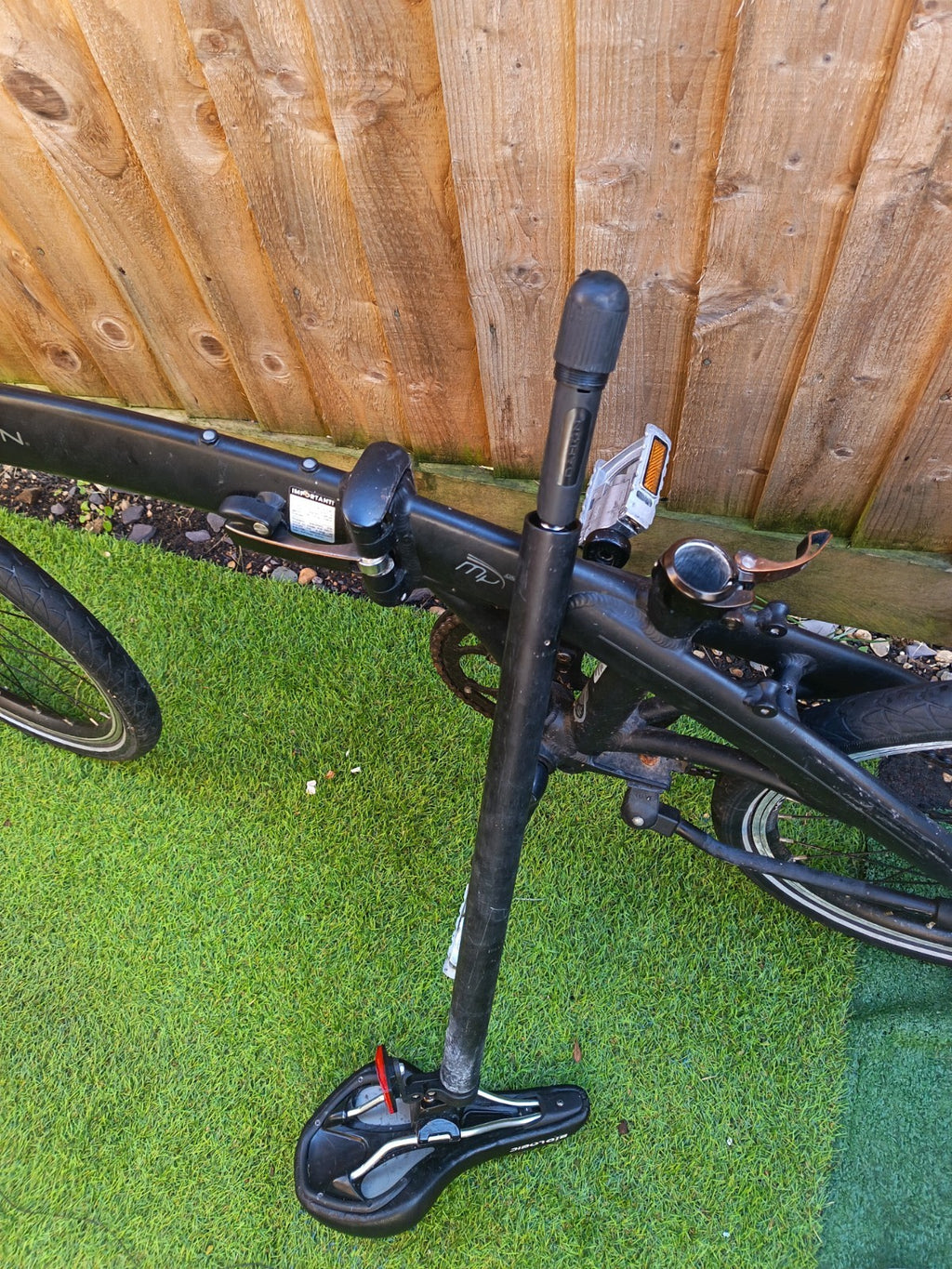 Dahon Folding Bike – Black – Compact & Lightweight