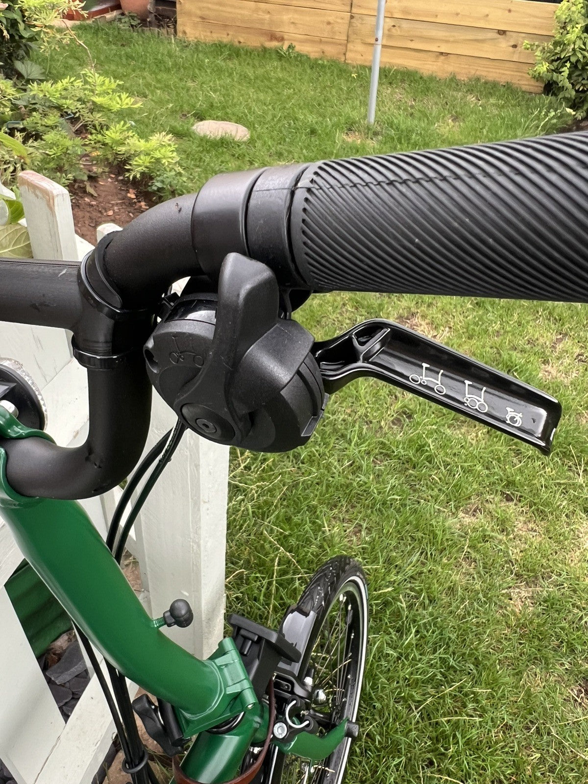 2024 Brompton C Line Explore 6-Speed - British Racing Green - pristine