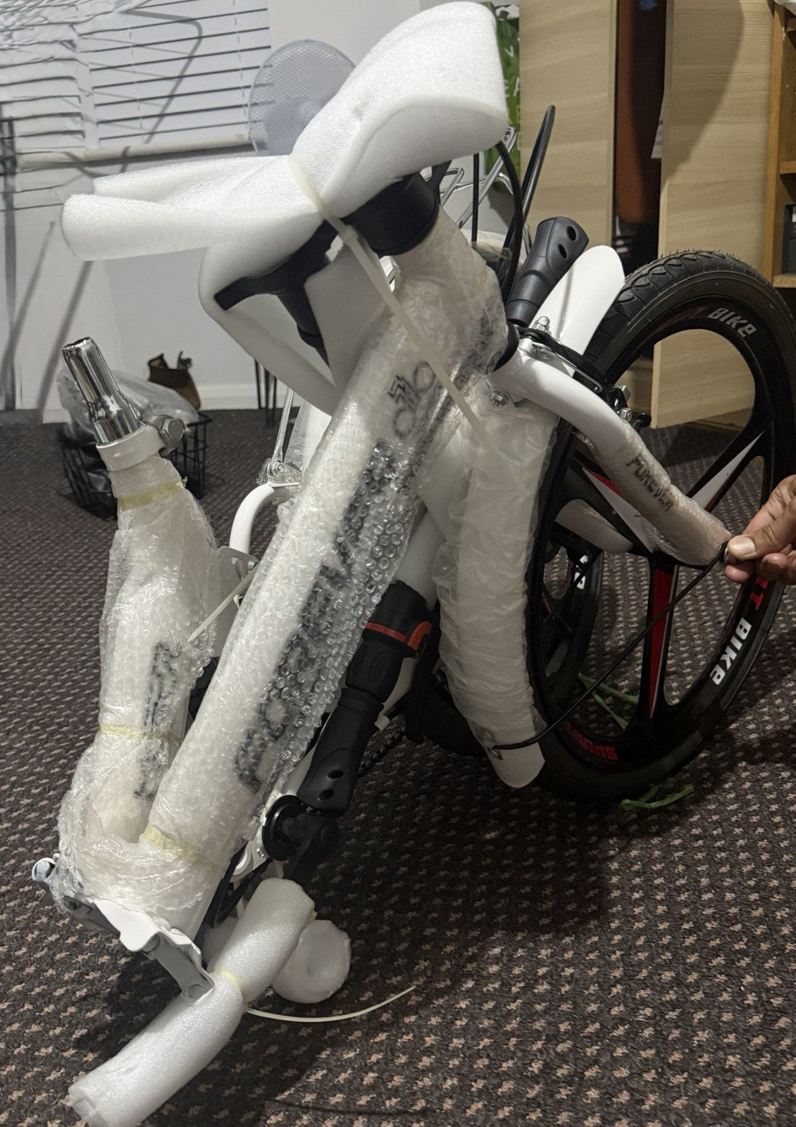Forever 20in Folding Bike 7-Speed Steel Frame V-Brake Flat Bar White