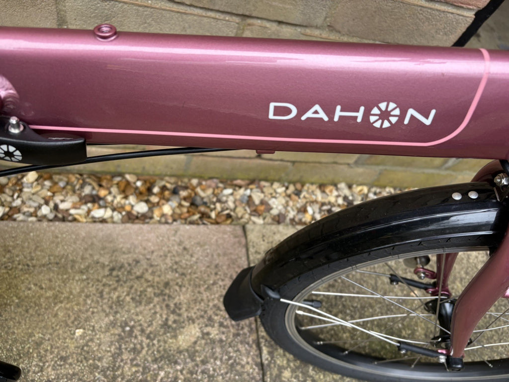 Dahon Mariner D8  8-Speed Folding Bike Pink