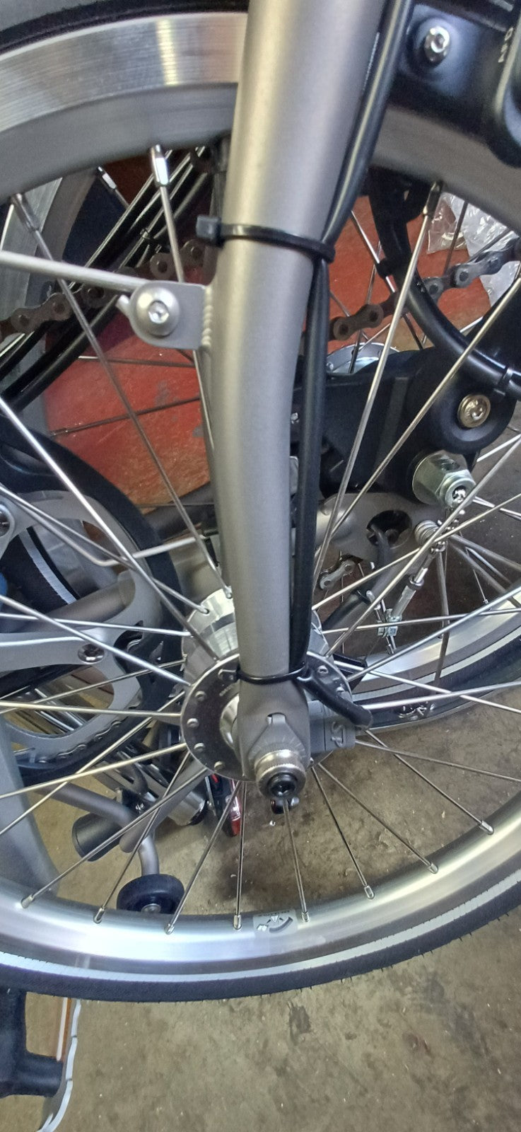 Brompton  M6L superlight cloud blue dynamo light titanium worldwide 🌐 shipping
