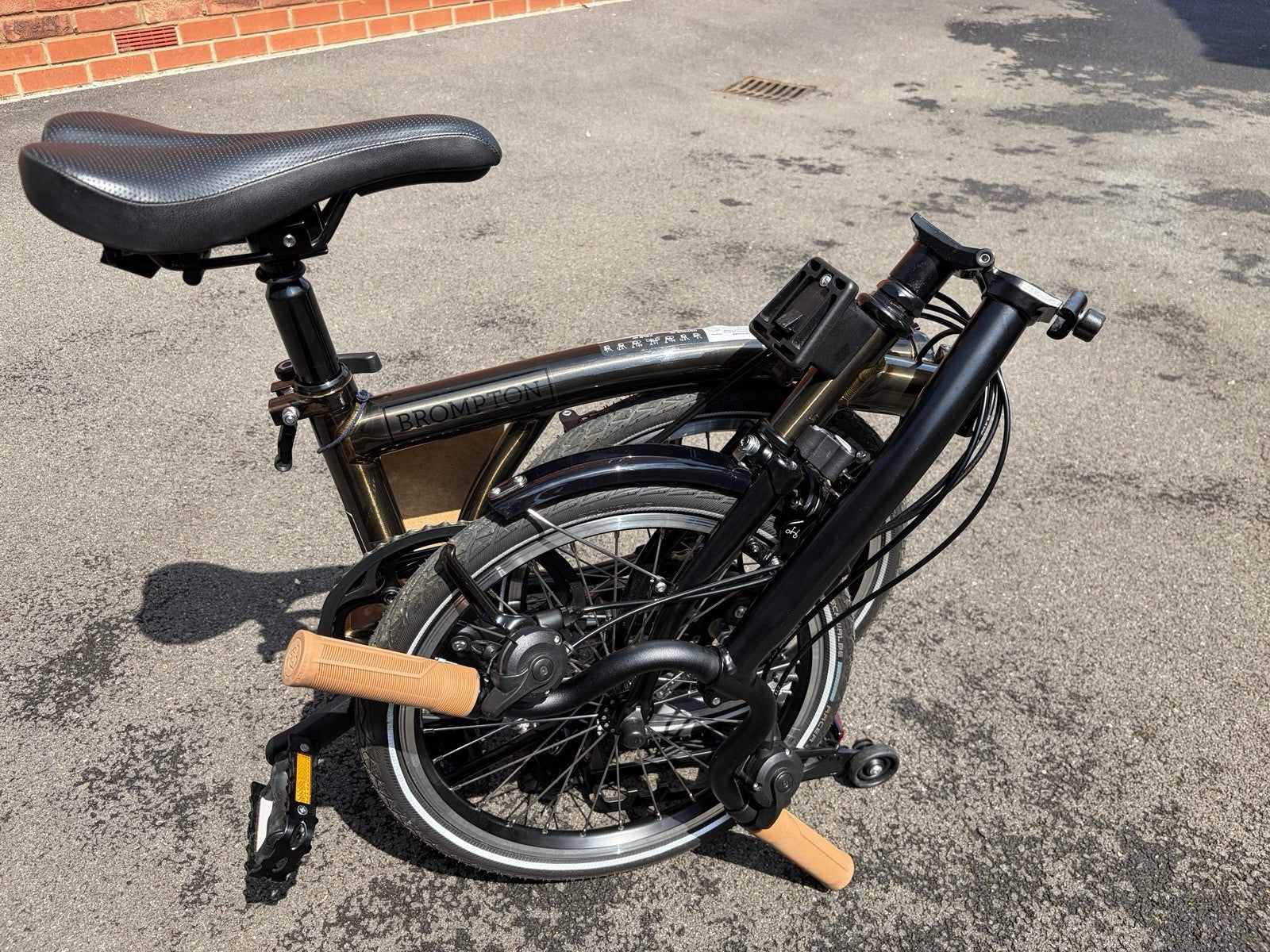 Brompton 2024 Black Edition H6L in Black Lacquer Finish