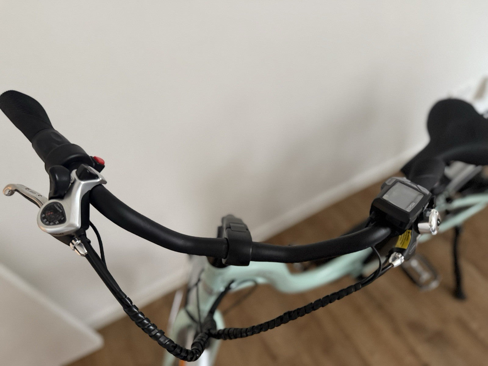 Juicy Classic City Dutch Stepthrough  Bike Assistance Up to 30MPH