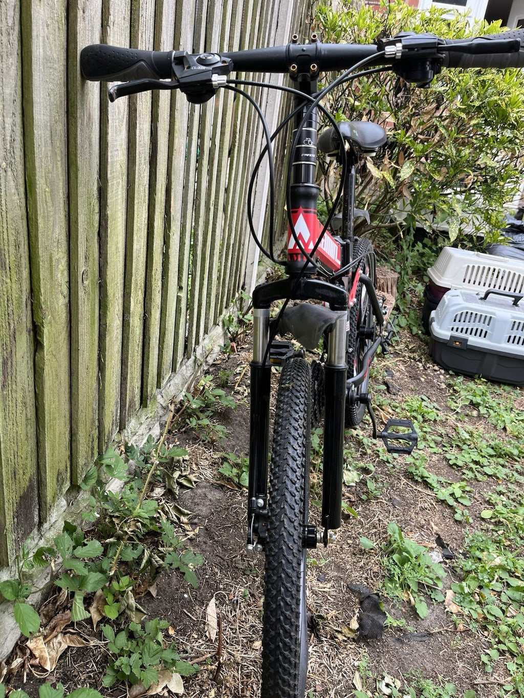 AMIN 686 26in Folding Mountain Bike Black/Red 21-Speed Disc Brakes Mudguards