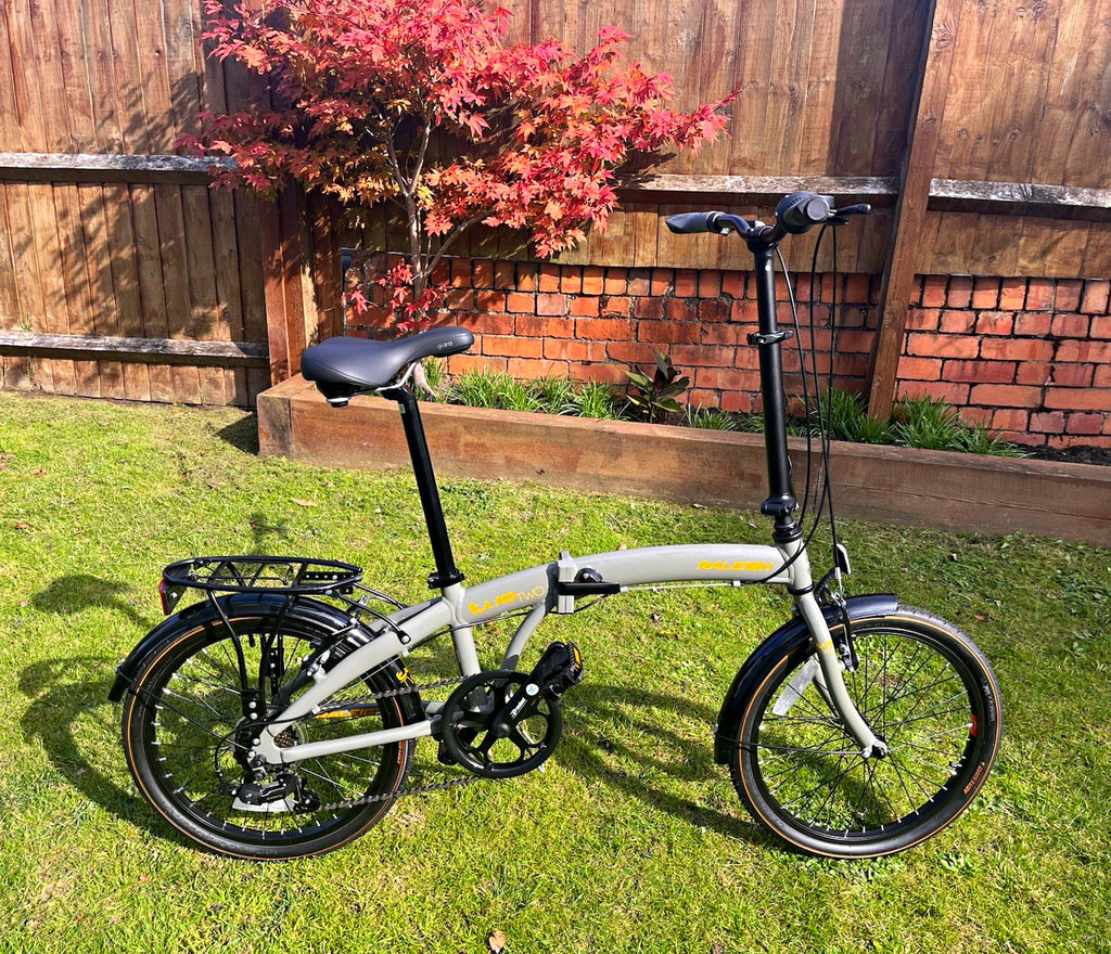 Raleigh Evo Two 20in Folding Bike Grey/Black, Rack Mudguards Reflectors