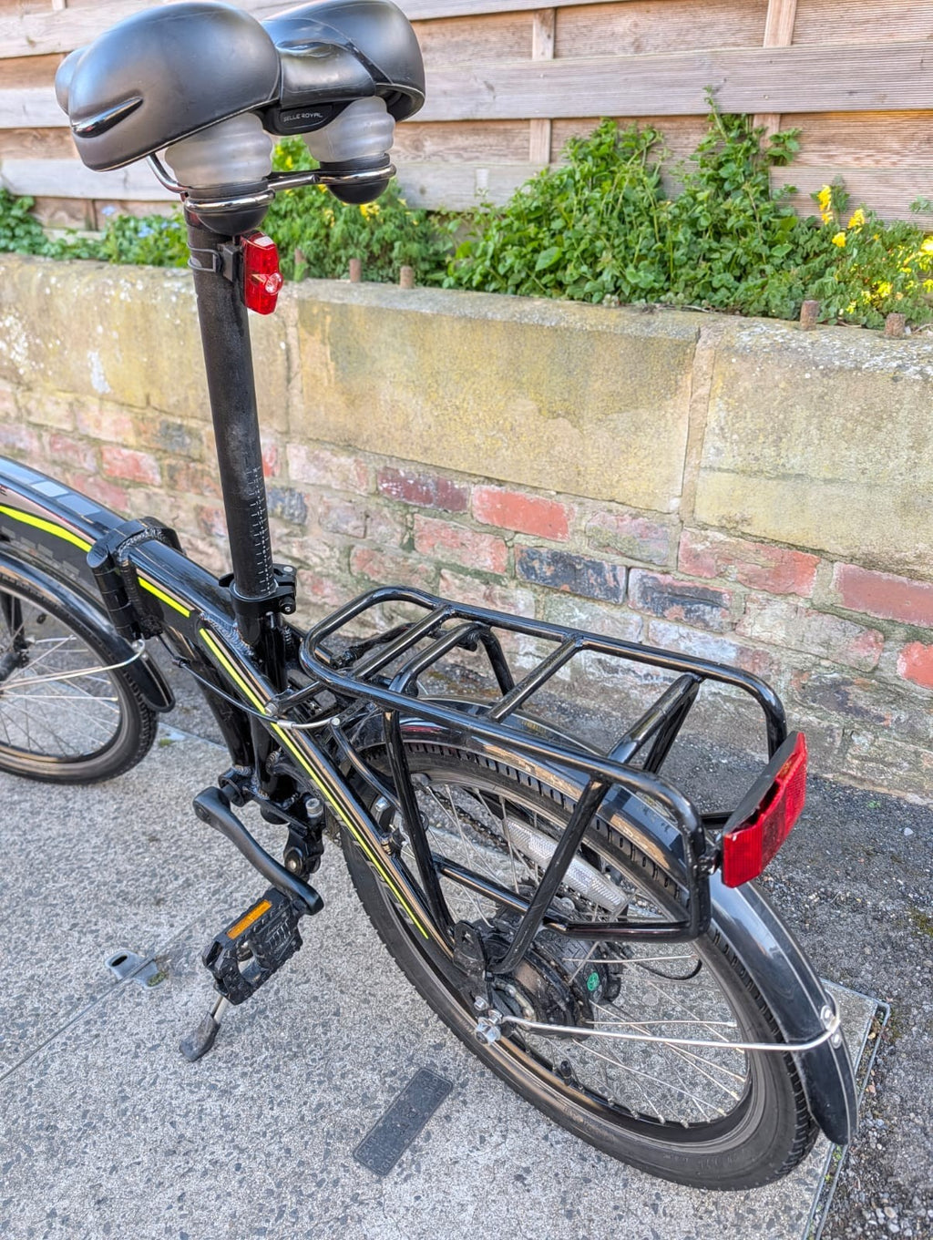 Carrera Crosscity Folding Bike – NEW Battery – Includes Panniers & Lights